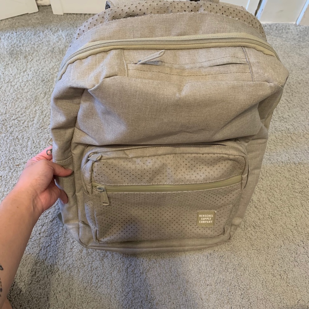 Herschel Backpack - Picture 4 of 9